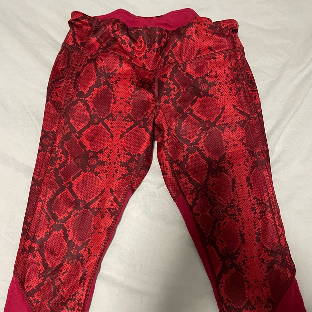 Like new LuLu lemon Capri Pants